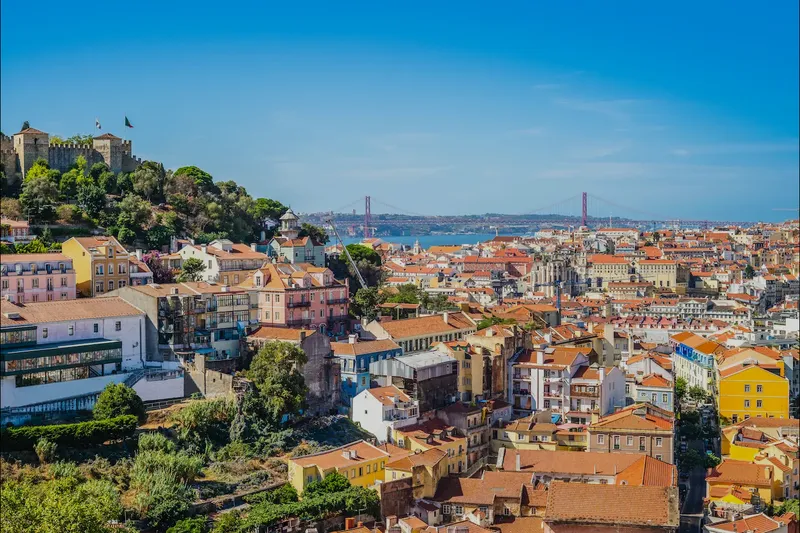 Vista panor&acirc;mica sobre as colinas de Lisboa